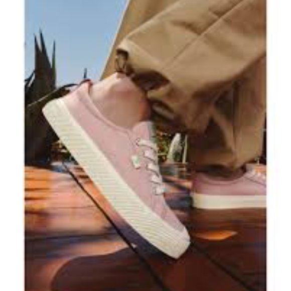 Cariuma | Oca Low Rose Canvas Sneakers - Picture 12 of 16